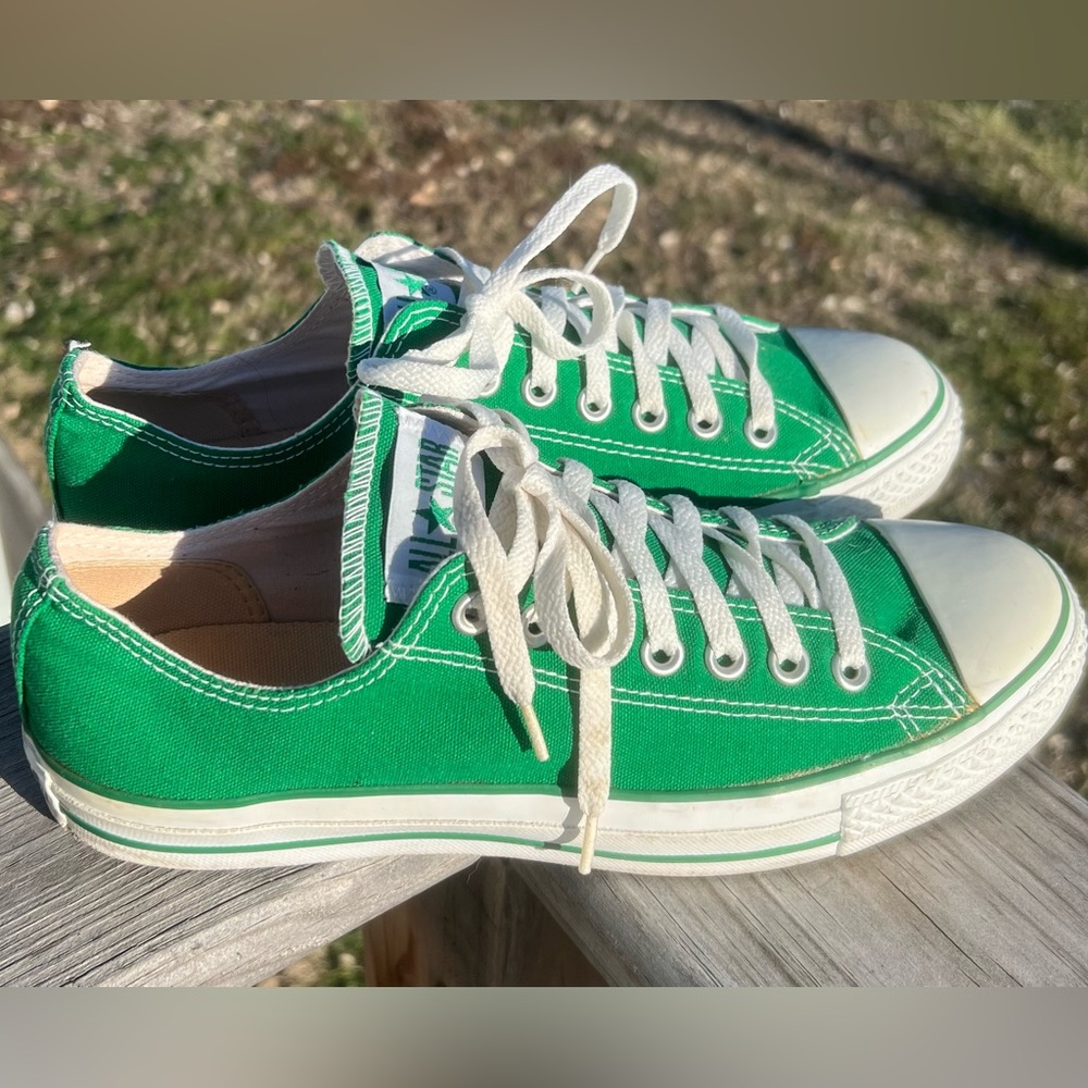 Converse all star low green Chucks men’s 8.5 women’s 10.5 excellent condition